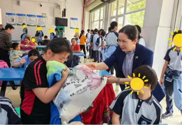 落实根底教育阶段积极推进残疾学生享有