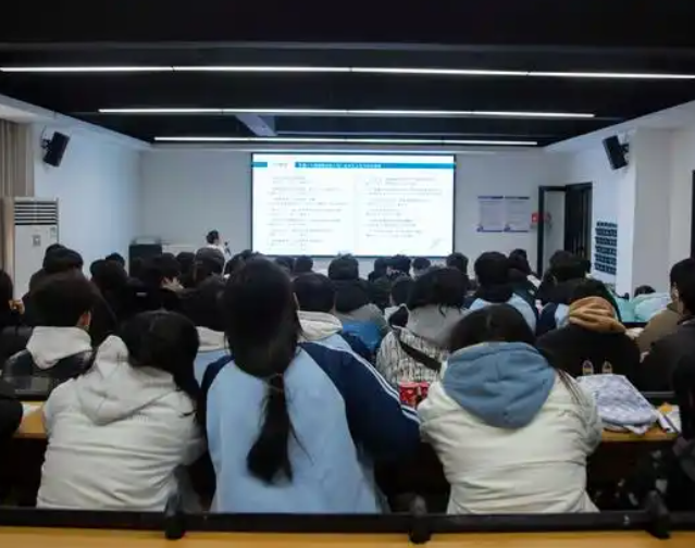 心理环境给后进生以鼓舞和希望也能使教