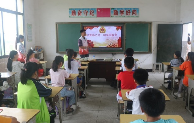 互相促进共同构成立体的点面结合的学校