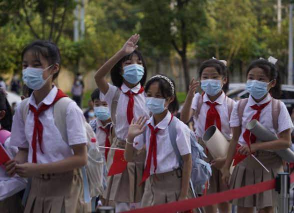 安全意识让学生把握游水技能具备自救能