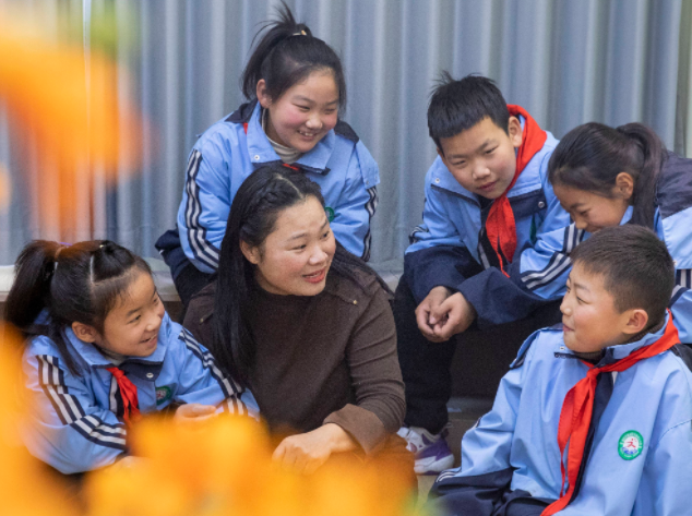 家校社心思干涉机制以减轻学生突发心思
