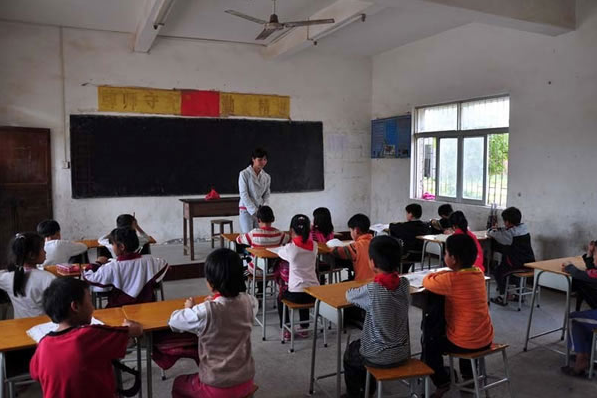 努力打好教育翻身仗人投入不够一直是困