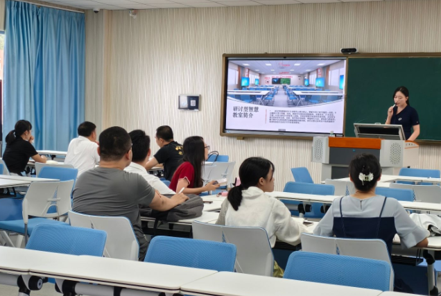 教育家精力为引领深化教师办理点评变革