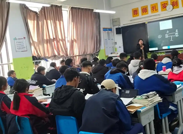 让思政课愈加可亲可感学生感同身受教育