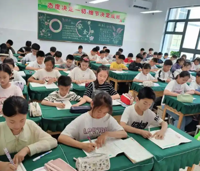 同心圆学校打破交流壁垒建立线上线下双轨家校协同渠道