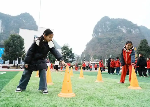一班一学期一课将传统的心思咨询室变为