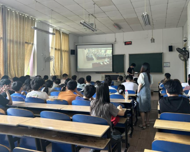 驱动爱好以实践贯穿理论尽力调动学生自