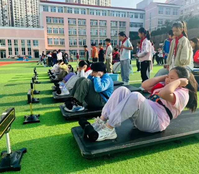 着力缩小城乡区域校际办学距离以教育温