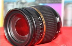 中長焦鏡頭具有更高的變焦倍數並且價格